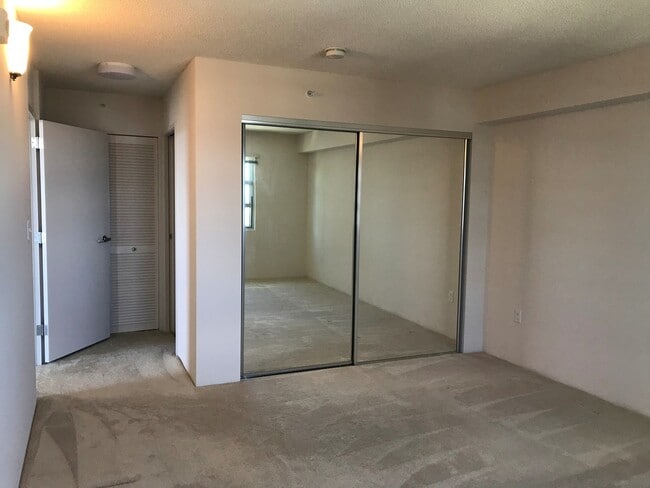 Building Photo - 801 South St