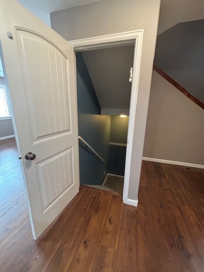 Building Photo - 4 Bedroom 3.5 Bath Townhome in Saddle Ridg...