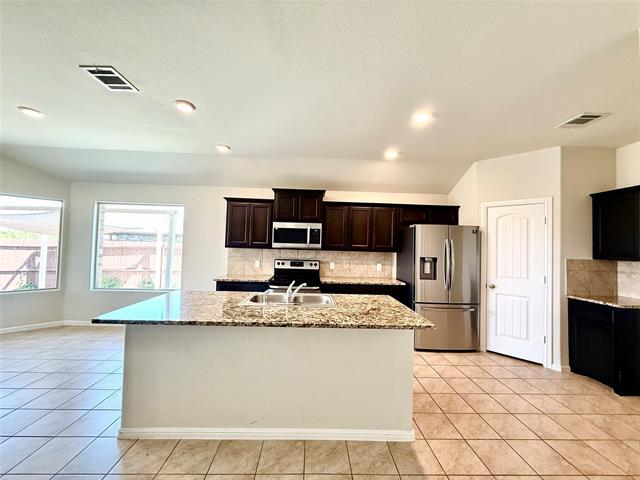 Building Photo - 240 Crowfoot Dr