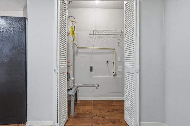 Building Photo - 5734 Arthington Ave