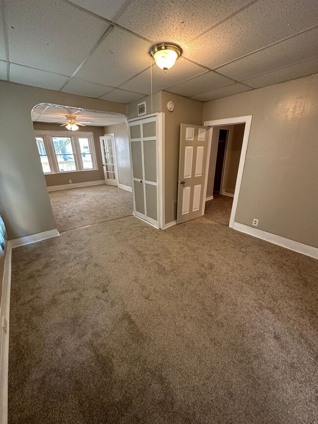 Building Photo - Spacious 5-Bedroom Home with 2 Full Baths, Freshly Rehabbed, Ready to rent