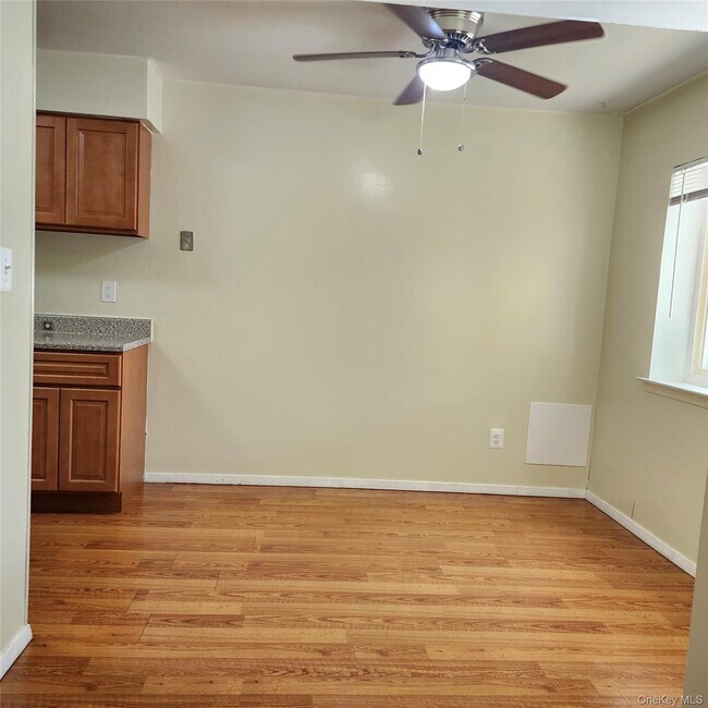 Building Photo - 154 Storm Dr