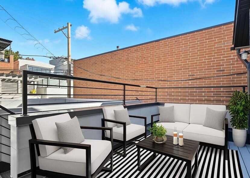 Building Photo - 1924 W Grand Ave