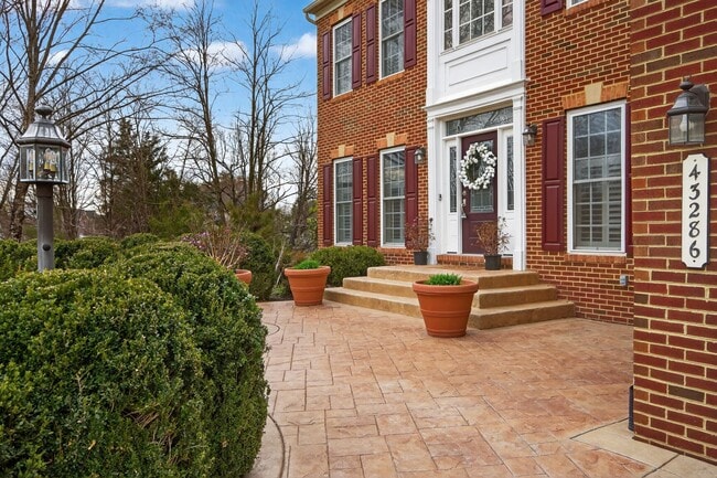 Building Photo - 43286 Canal Creek Pl