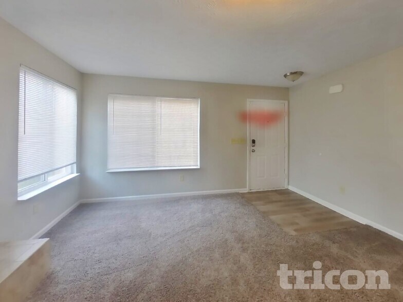 Building Photo - 2621 Grand Fir Dr