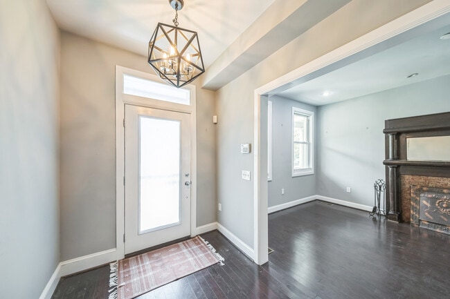 Building Photo - 723 K St NE