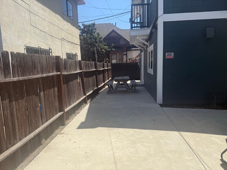 Building Photo - 1380 W 30th St