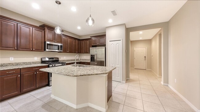 Building Photo - 2/2 plus den Villa in Fairfield with a 2 car garage