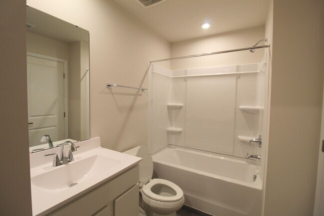Building Photo - New construction tonwhome!