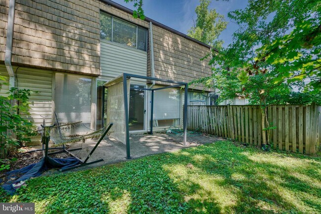 Building Photo - 7304 Park Village Ct