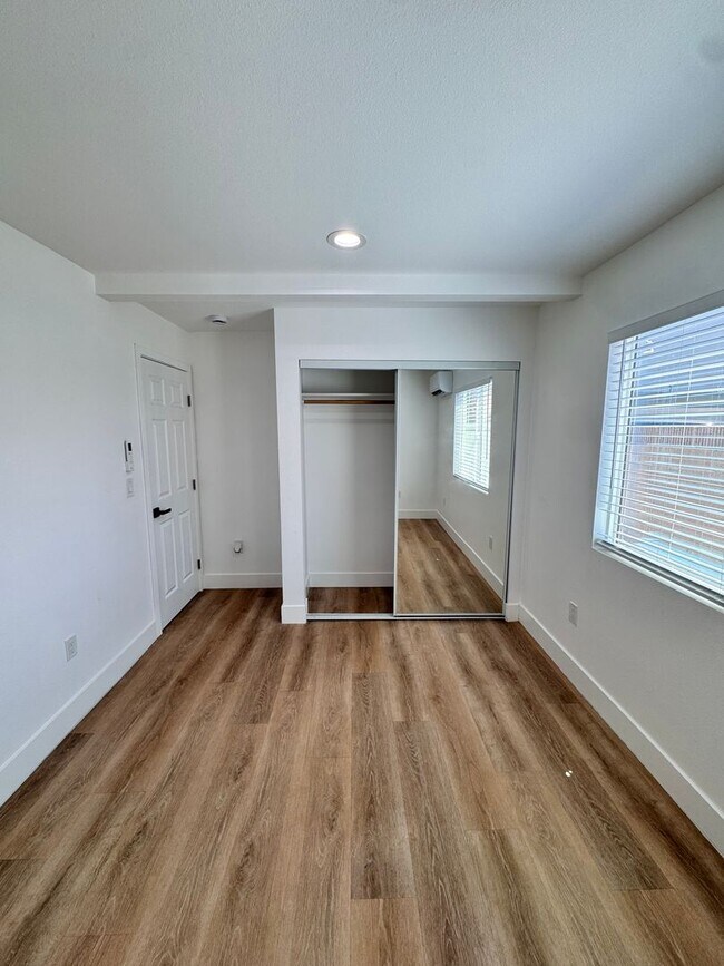 Building Photo - 3781 Green - Grn