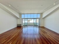 Building Photo - Sun Drenched Mission Loft! Top floor/Penthouse unit! 1BD/2BA! 1,202 SqFt! Parking! Laundry! Stora...