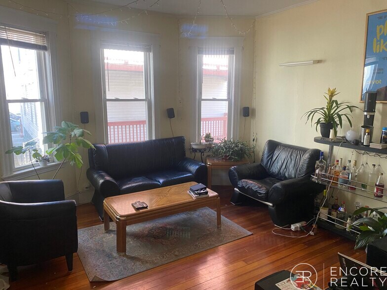 Building Photo - 2 Imrie Rd