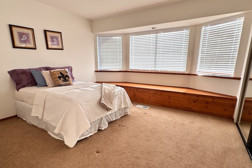 Building Photo - 695 Ketch Ct