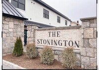 Building Photo - 78 Roslyn Rd