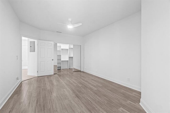 Building Photo - 6510 Via Regina