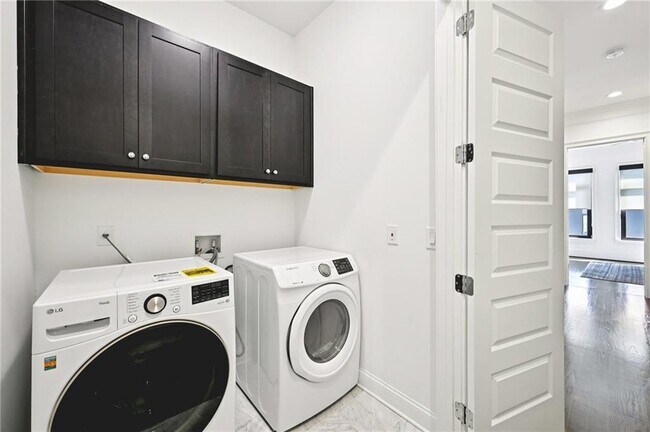 Building Photo - 1108 Briar Cove Cir