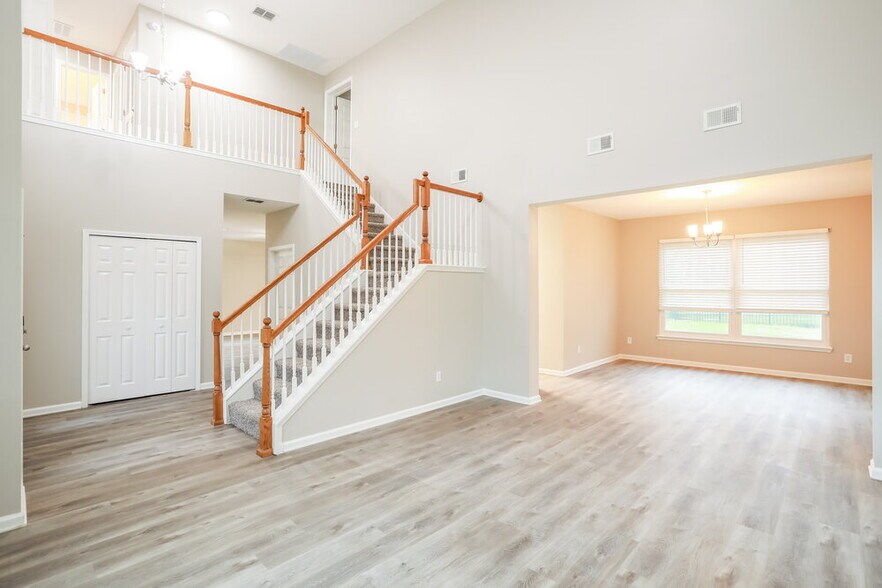 Building Photo - 179 Greenfield Dr