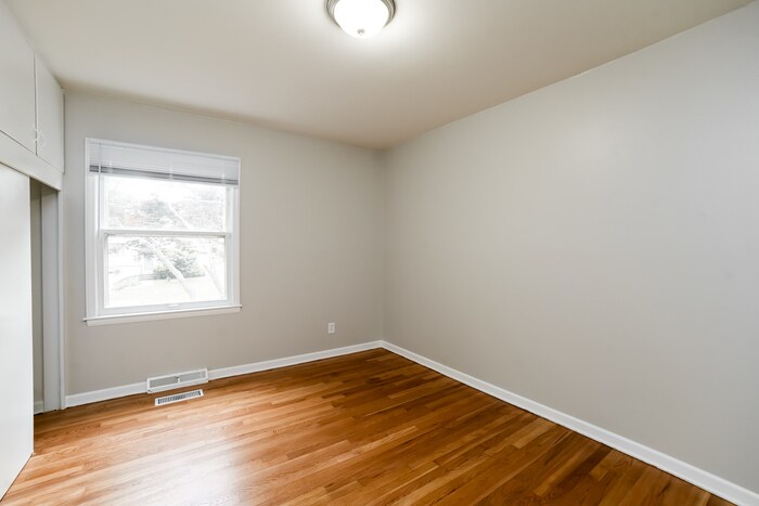 Building Photo - 4511 S Willis Ave