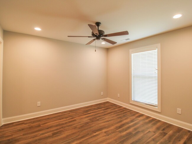 Building Photo - August Rent Special! $125 Rent Credit Per ...