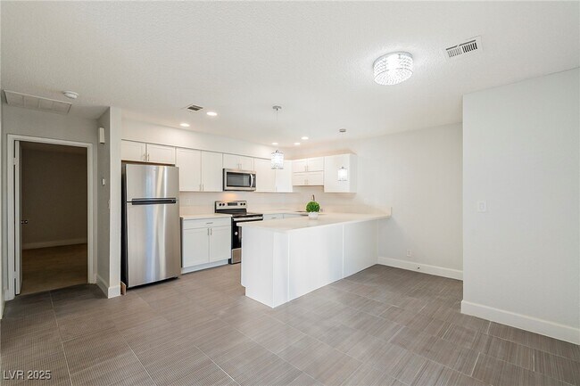 Building Photo - 832 Mantis Way