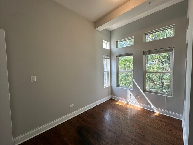 Building Photo - 2021 N Campbell Ave