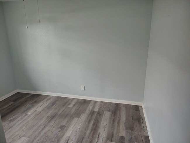 Building Photo - Yose-Gree