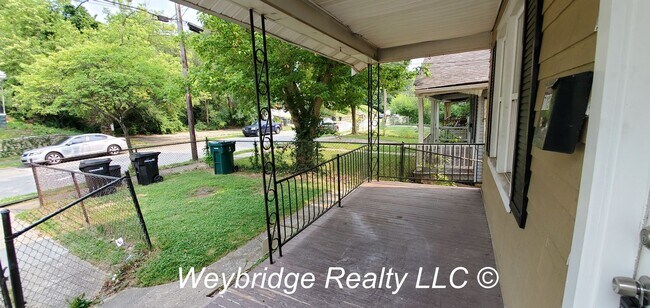 Building Photo - Spacious 3+ Bedroom Home in East Price Hill – Finished Basement & Large Backyard!