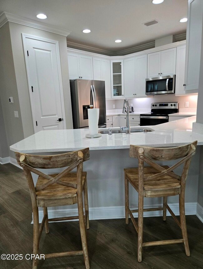 Building Photo - 8645 Weekend Dr