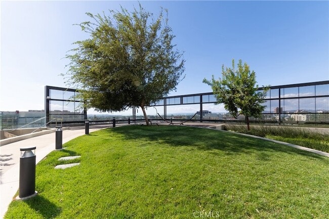 Building Photo - 889 Francisco St