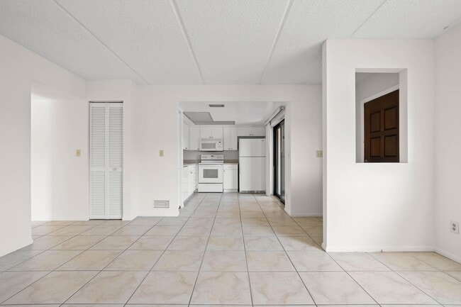 Building Photo - 1145 N Shannon Ave
