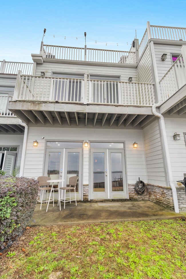 Building Photo - 7280 Jacobs Trail