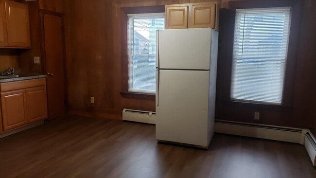 Building Photo - 342 Child St