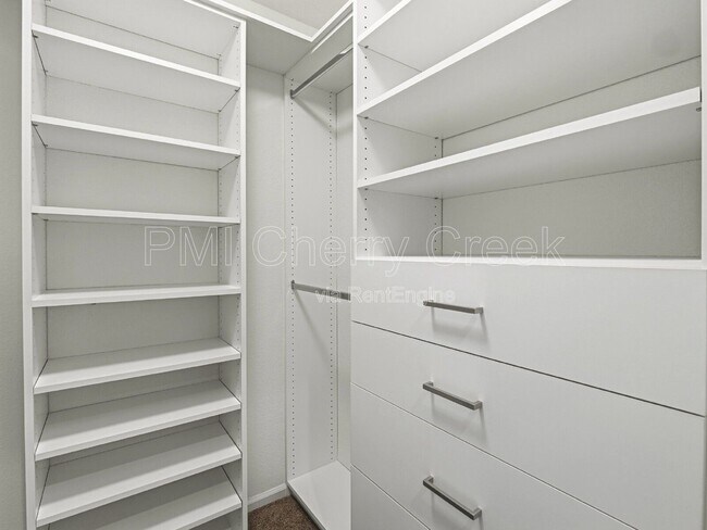 Building Photo - 10740 Southhaven Cir