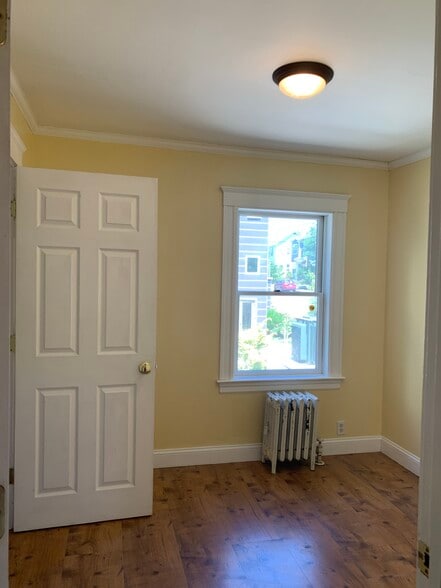 Building Photo - 65 Bacon St