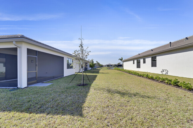 Building Photo - 11567 SW Oceanfront Ct