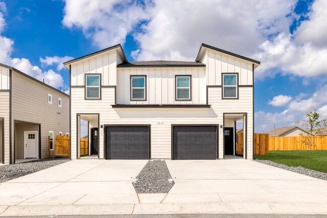 Building Photo - 2809 Armaan Way