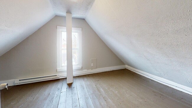 Building Photo - Lease to own! 5 bedroom/1 bath, Old Brooklyn.