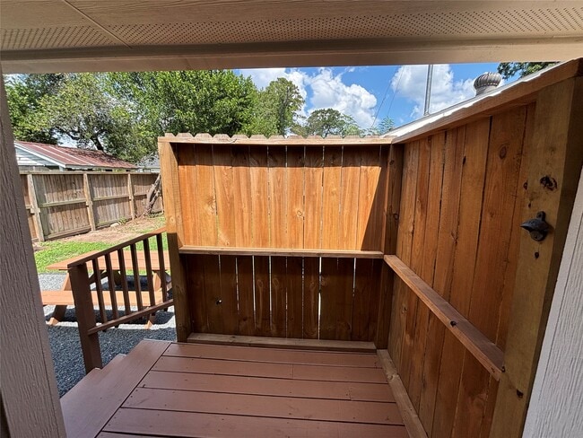 Building Photo - 410 McPhail St