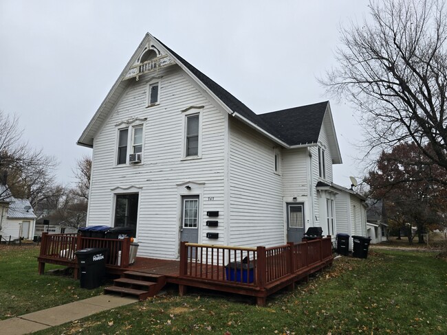 Primary Photo - 949 13th St