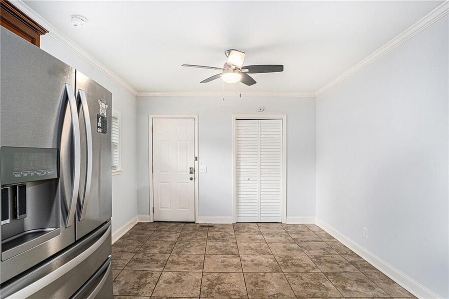 Building Photo - 3378 Lavista