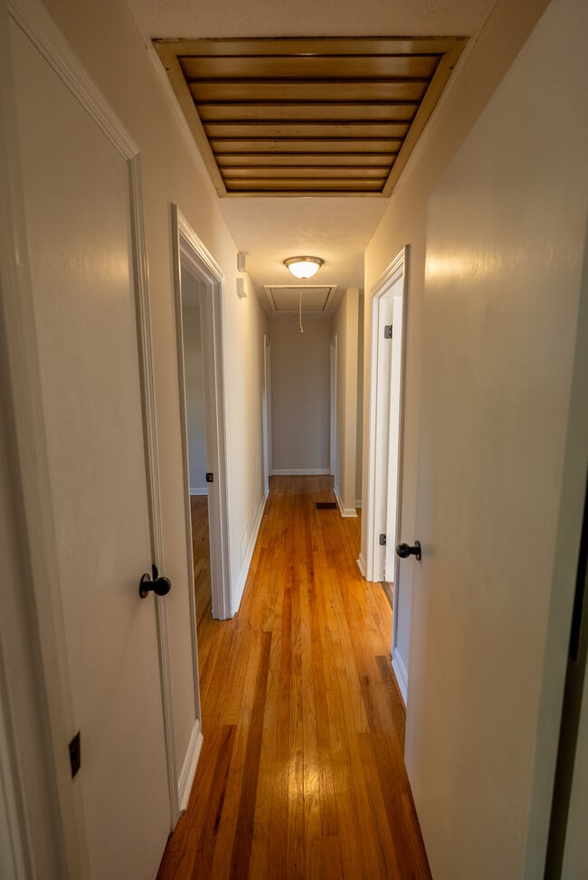 Building Photo - 4698 Garrett Dr SW