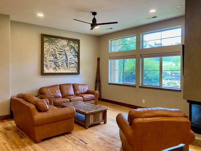 Building Photo - 4087 Worthington Dr