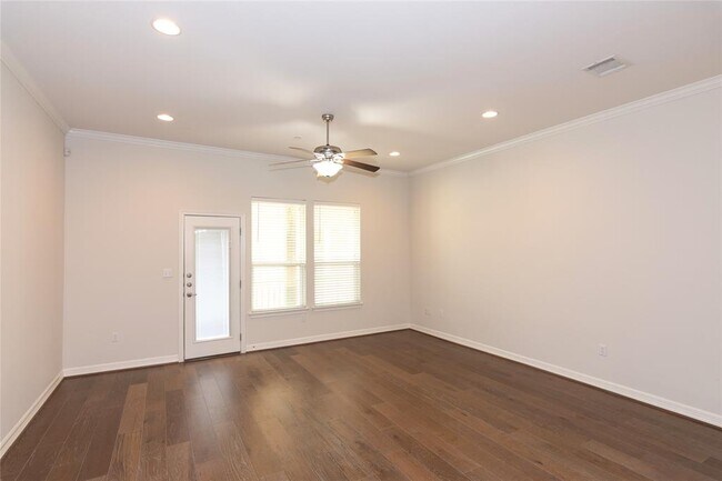 Building Photo - 12205 Terraza Cir
