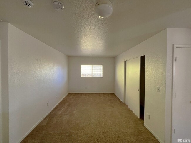 Building Photo - 9648 Autumn Leaf Way