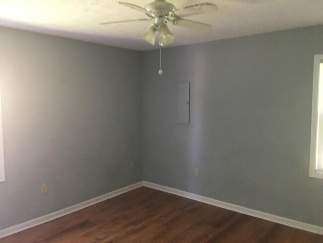 Building Photo - 58 Pleasant Ct