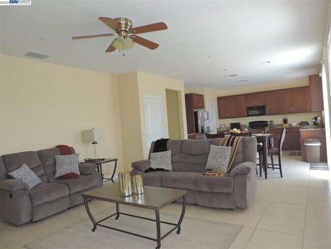 Building Photo - 18517 Admiral Way
