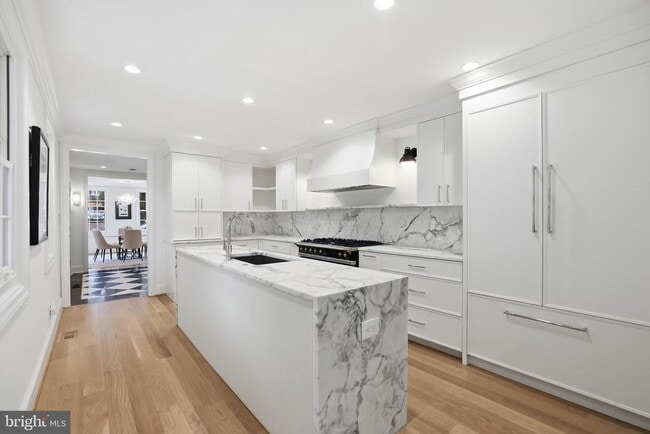 Building Photo - 3418 Reservoir Rd NW