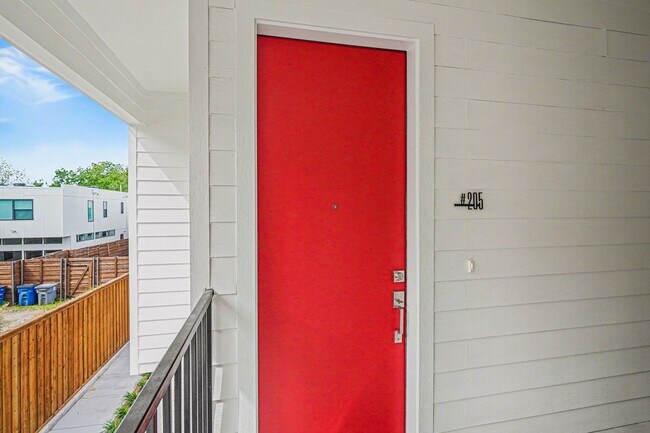 Building Photo - Be the first to live in Unit 205 at 2217 Fitzhugh—a brand-new 2026 construction offering 597 sq f...