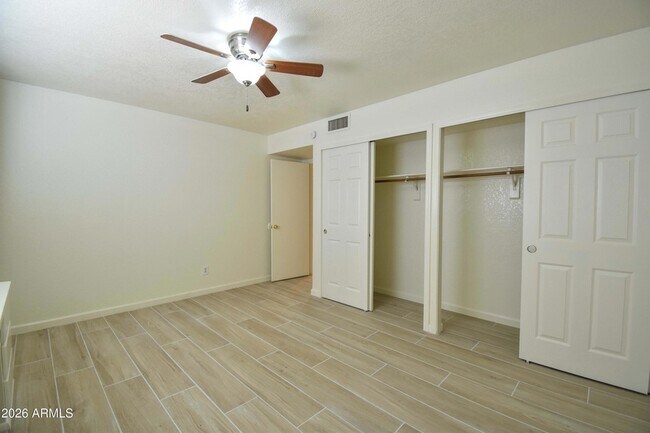Building Photo - 5570 W Becker Ln